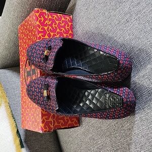 Tory burch Loafers.
